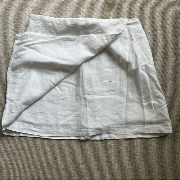 NWT Linen skort - Picture 3 of 5